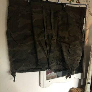 Terra & Sky Olive Green Cargo Shorts